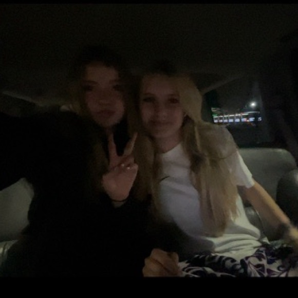 Meet your Posher, Sky - Picture 2 of 2